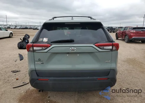 2021 Toyota Rav4 Xle Premium из США, поврежденный, VIN 2T3C1RFV8MW145144